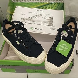 - NIB Cariuma OCA Low Navy Canvas Sneakers Women’s Size 13.5  Men 12